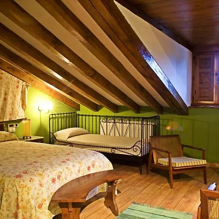 Inn Montero De La Concha Esles