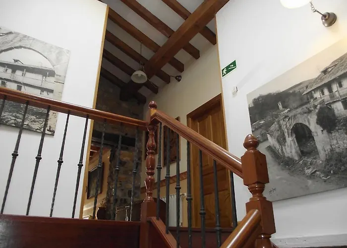 Inn Montero De La Concha Esles