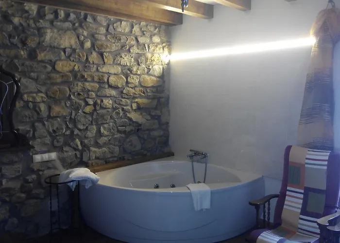 Inn Montero De La Concha Esles